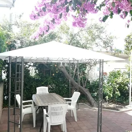 Dvokrevetna Soba S Balkonom I Kuhinjom *